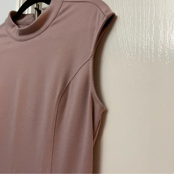Mock neck slim dress - Picture 3 of 9